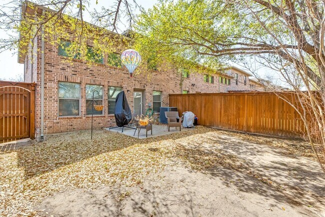 Building Photo - 1136 Landon Ln