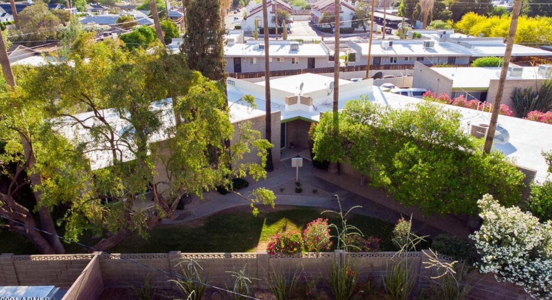 Building Photo - 4352 N 36th Plz