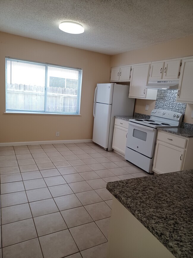 Building Photo - 7147 Spring Grove Dr