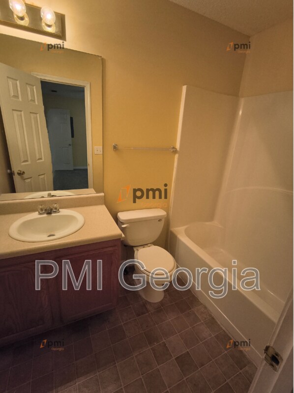 Building Photo - 8370 Hollis St