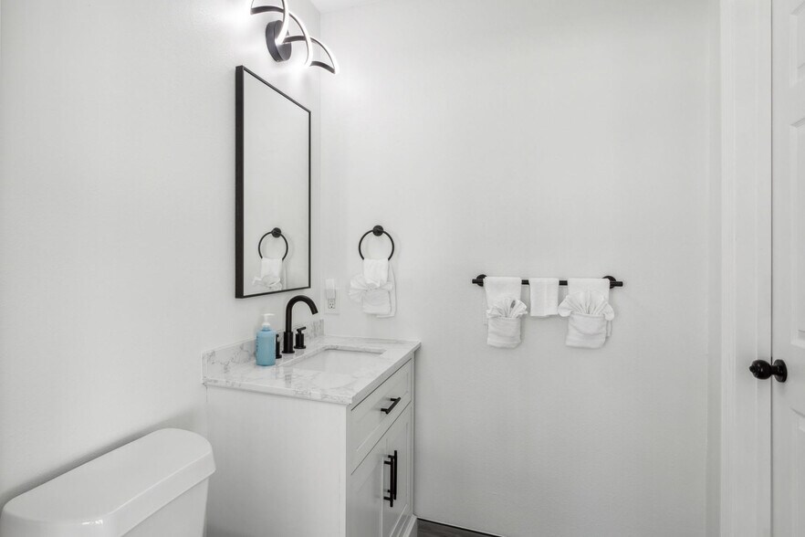 Building Photo - 971 Keene Rd