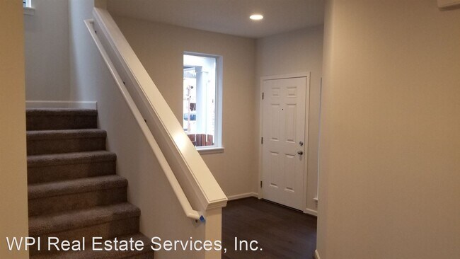 Building Photo - 4 br, 2.5 bath House - 4617 31st Ave SE Un...