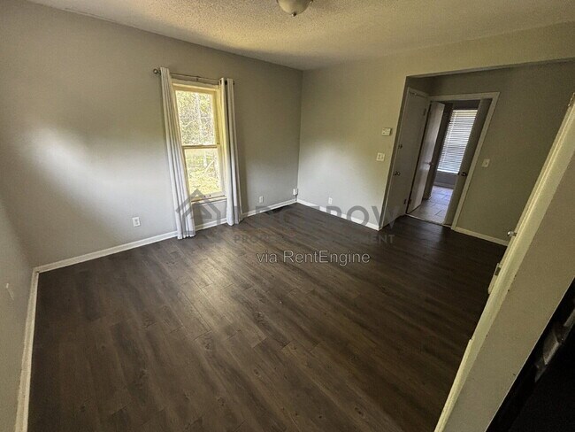 Building Photo - 354 Holmdene Blvd NE