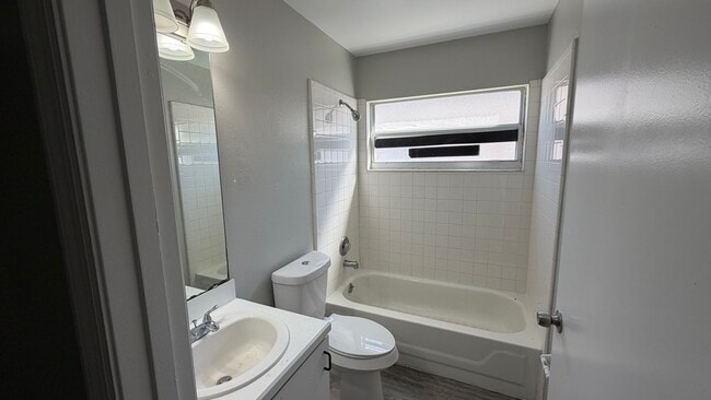 Building Photo - NICE HOME