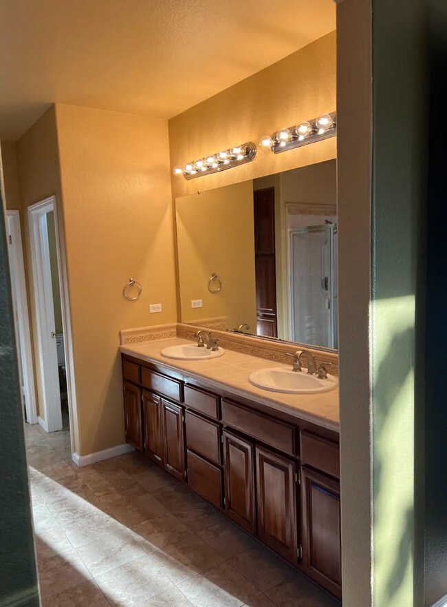 Building Photo - Breath-Taking Natomas 4/3 (Exclusive Priva...