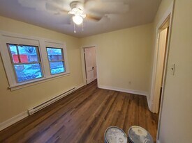 Building Photo - 122 Highland Dr