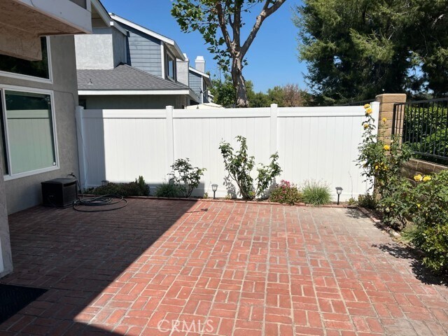 Building Photo - 22302 Summit Hill Dr