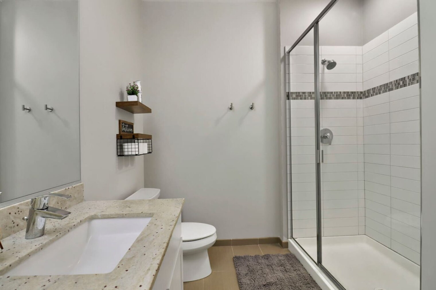 Building Photo - 255 N Addison Ave