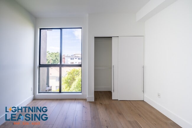 Building Photo - 8811 Burton Way