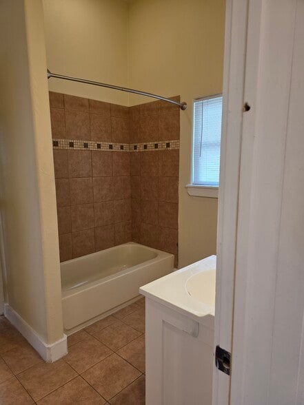 Jack & Jill bathroom - 1017 11th St