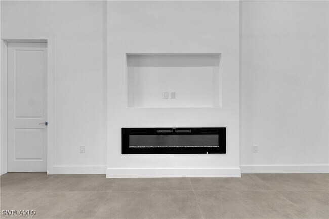 Building Photo - 123 SW 35th Ave