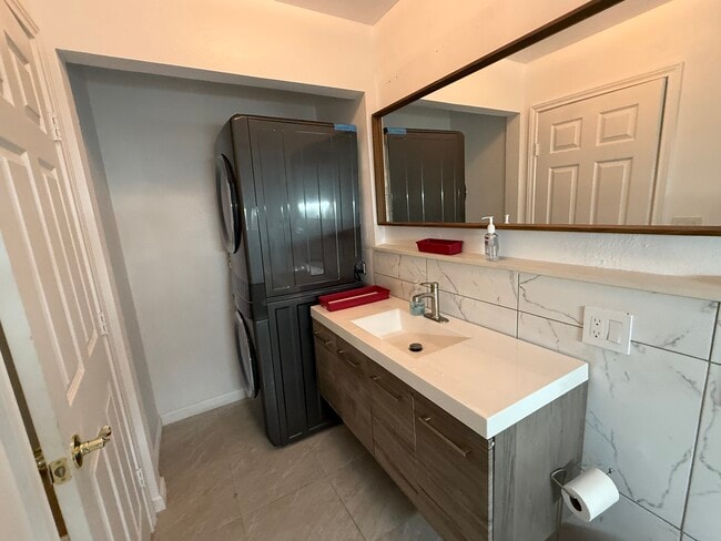 Building Photo - Spring Lawson