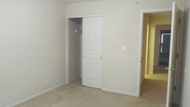 Building Photo - 1463 Yellowstone Dr