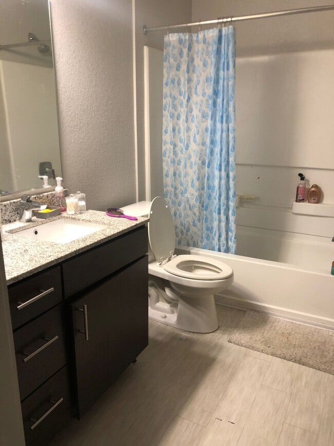 Building Photo - 33 S Hill Ave