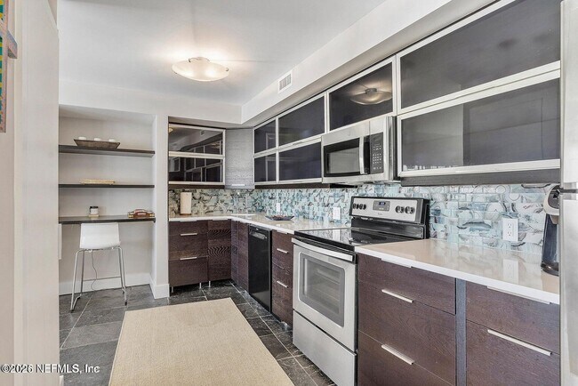 Building Photo - 1601 Ocean Dr S