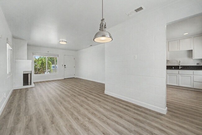 Building Photo - 1258 Rosemary Ln
