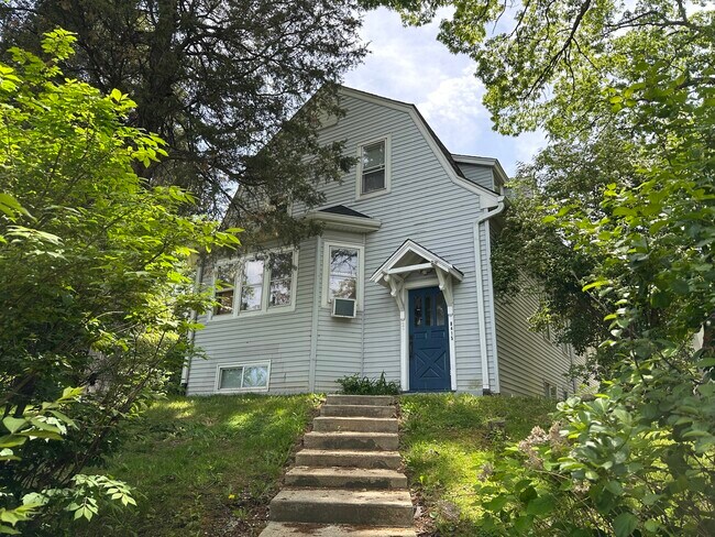 Primary Photo - 8415 Archer Ave