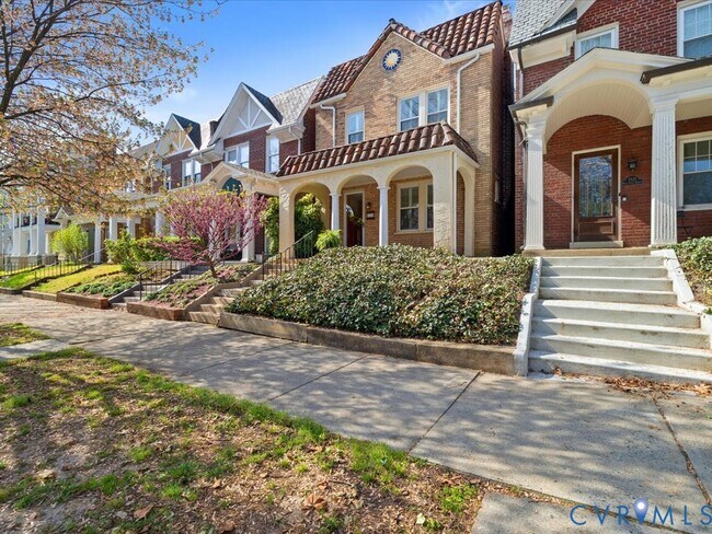 Building Photo - 3319 W Grace St