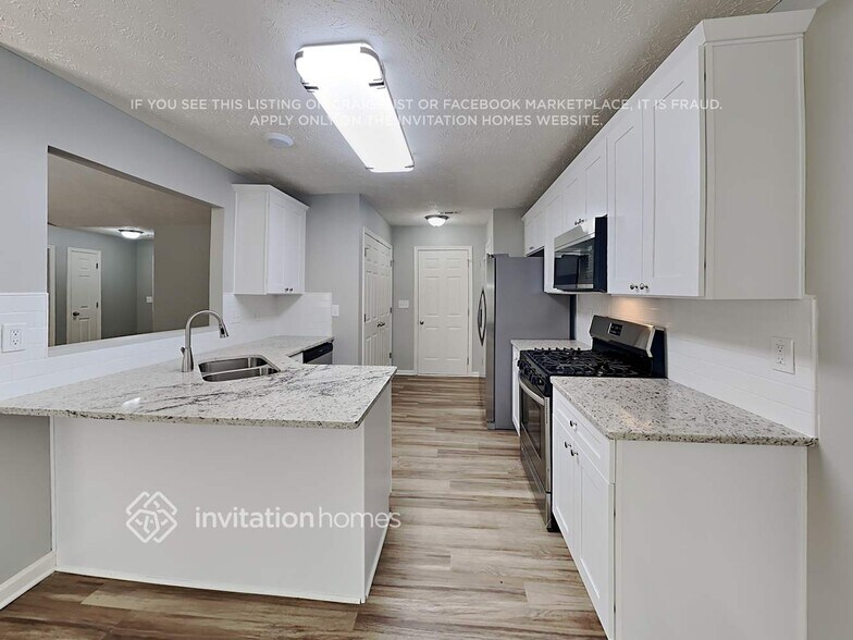 Building Photo - 128 Goldleaf Dr