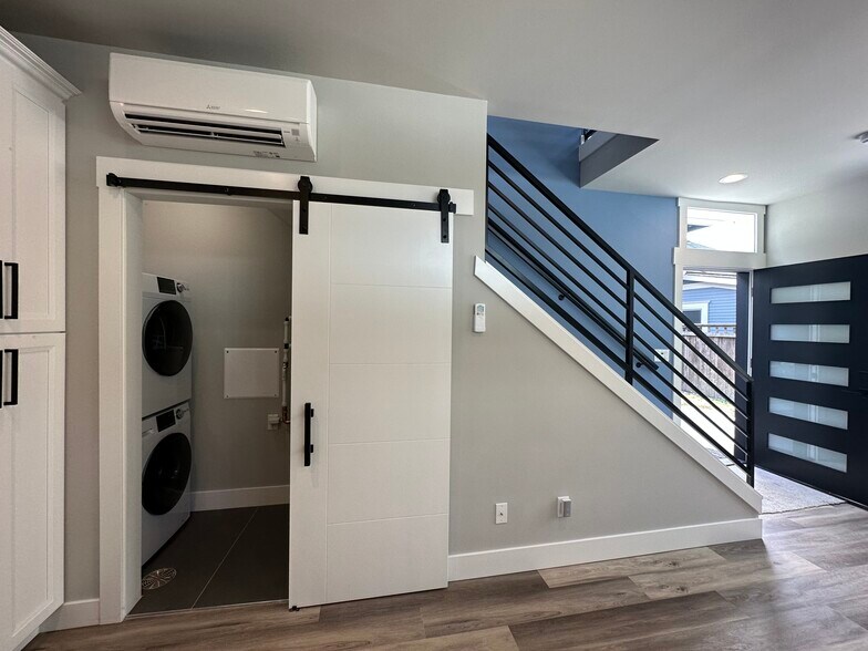 Building Photo - 5509 Brooklyn Ave NE