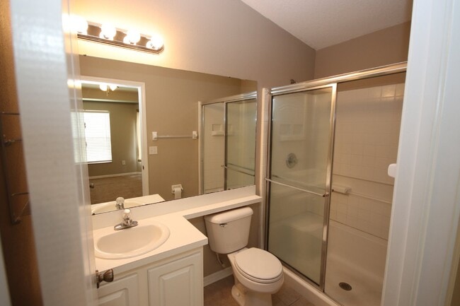 Building Photo - 3 bed, 2 bath, 2 car garage in Riverview