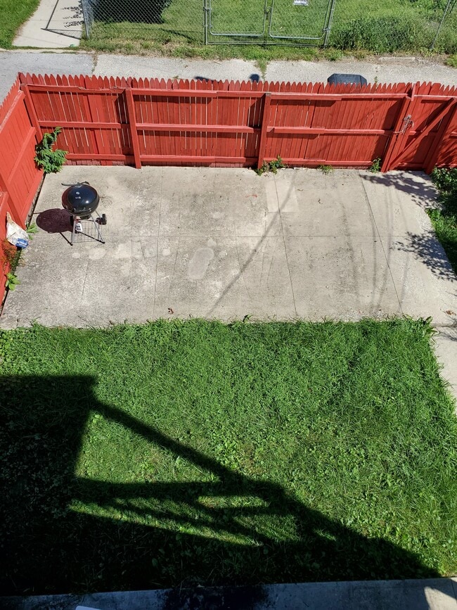 Building Photo - 2704 E 77th St