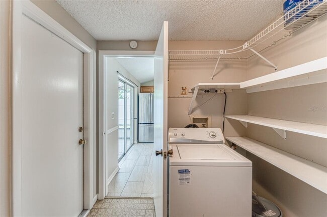 Building Photo - 16017 Woodpine Dr