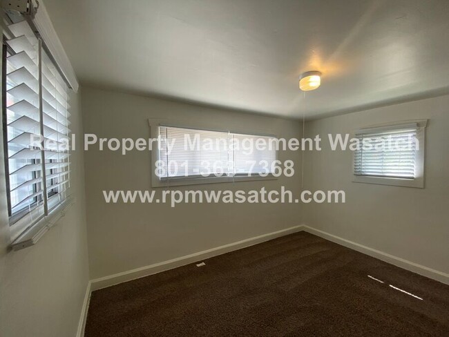 Building Photo - 1103 E Sherman Ave