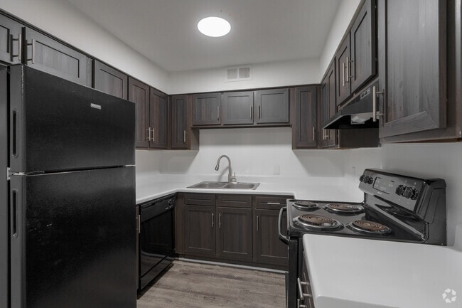 Interior Photo - Ravenwood Hills