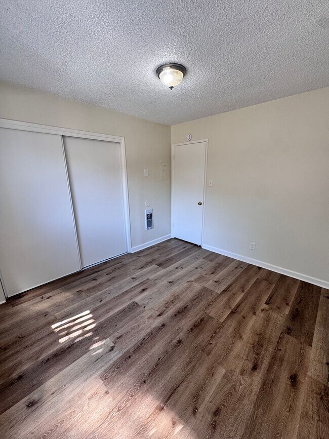 Building Photo - 3781 Green - Grn