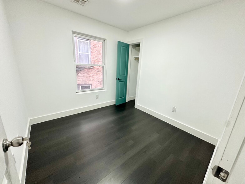 Building Photo - 101 4th Ave