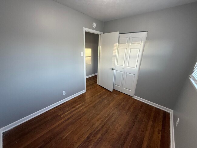 Building Photo - 1857 Dunkirk Dr