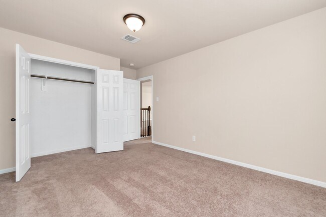 Building Photo - 5635 Round Robin Dr