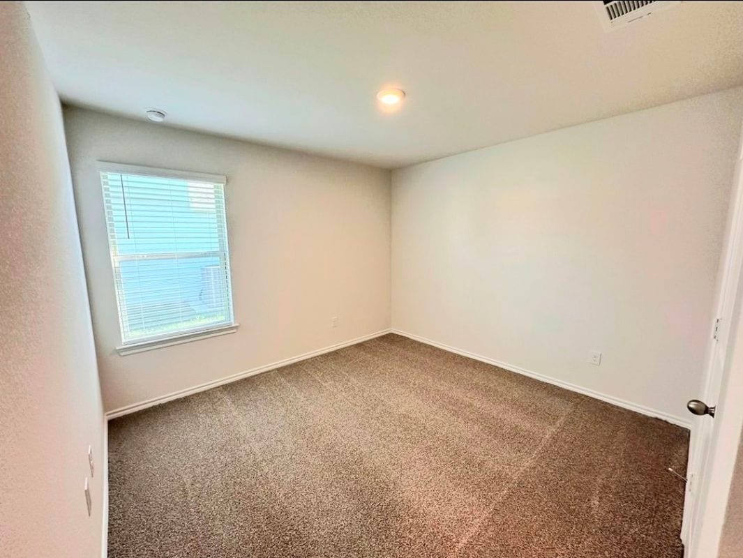 Building Photo - 2330 Hydrangea Dr
