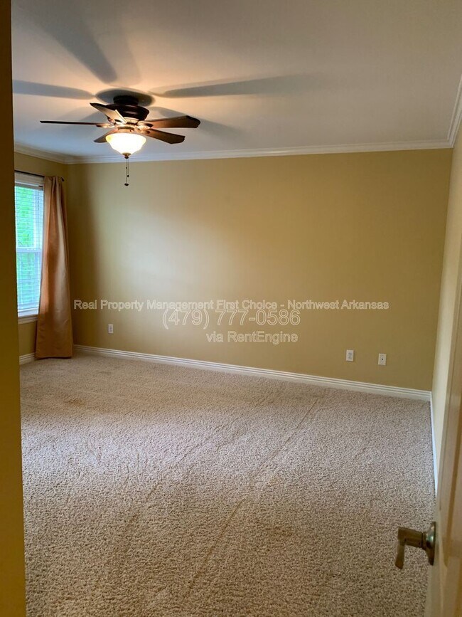 Building Photo - 300 Genesis Dr