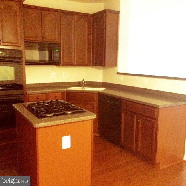 Building Photo - 3363 Oakham Mt Dr