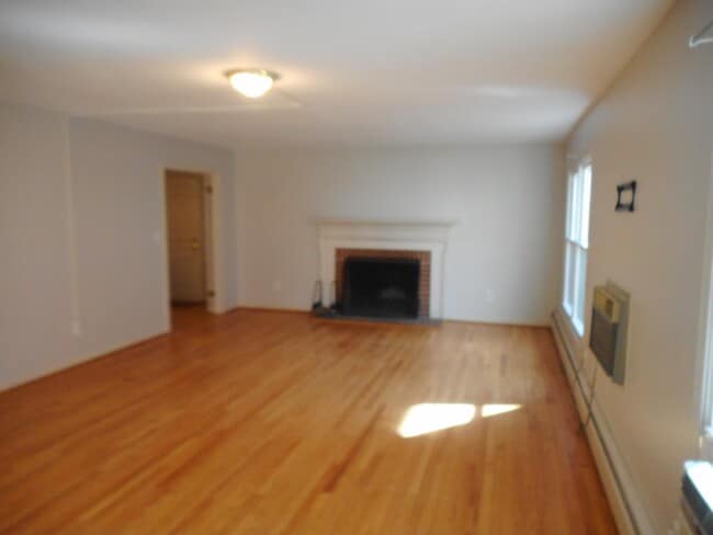 Building Photo - 116 N Union Ave