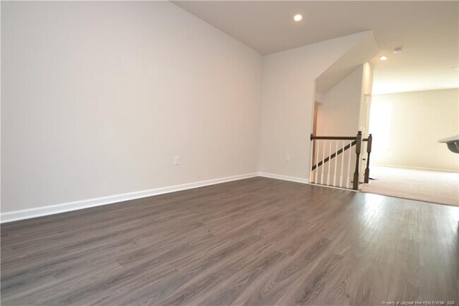 Building Photo - 1006 Romeria Dr