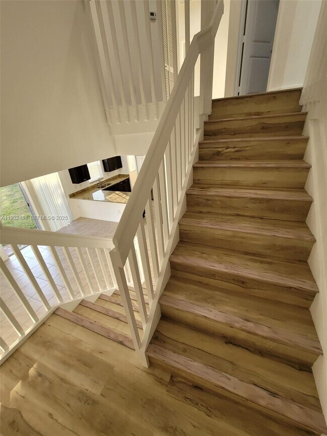 Building Photo - 156 SE 21st Terrace