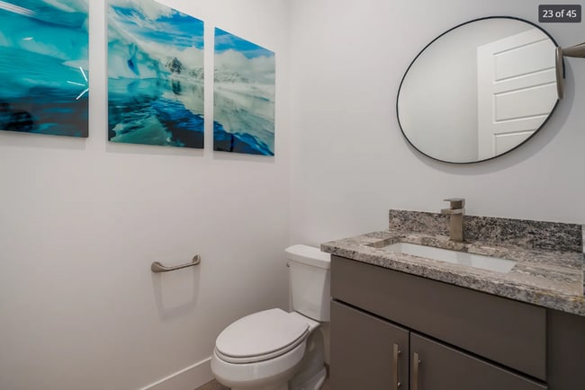 Building Photo - Stunning 5-bedroom, 4.5-bath home