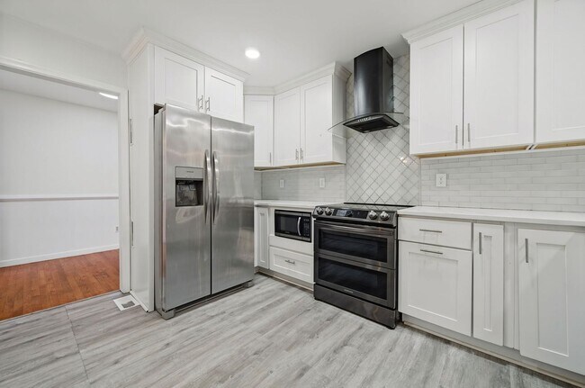 Building Photo - 1757 Lafayette Dr