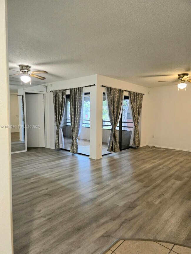 Building Photo - 20075 NE 3rd Ct