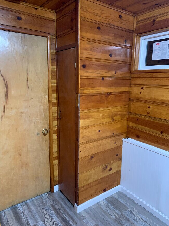 Bedroom Small Secondary Closet - 793 Edgemoor Rd