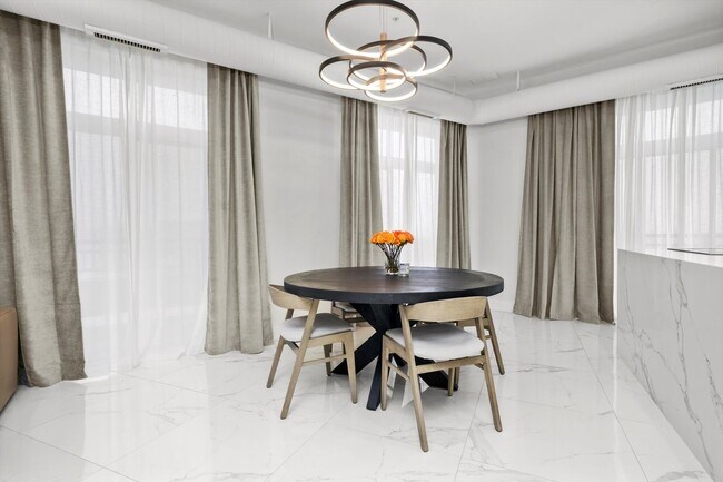 Building Photo - 450 Village Center Dr