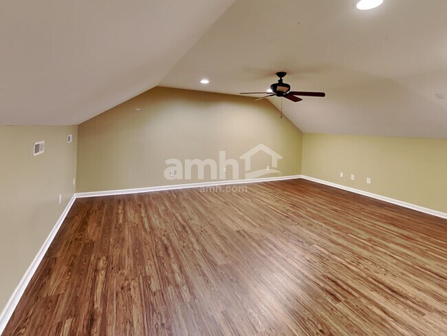 Building Photo - 519 Agate Dr