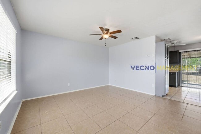 Building Photo - 701 Aviaton Ave