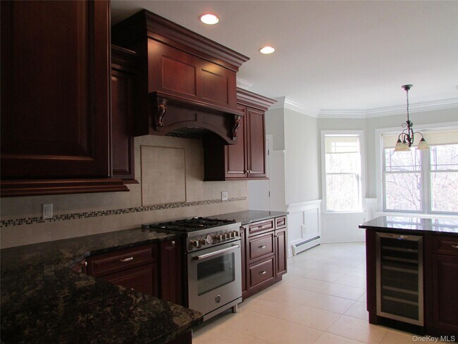 Building Photo - 2 Long Hill Rd