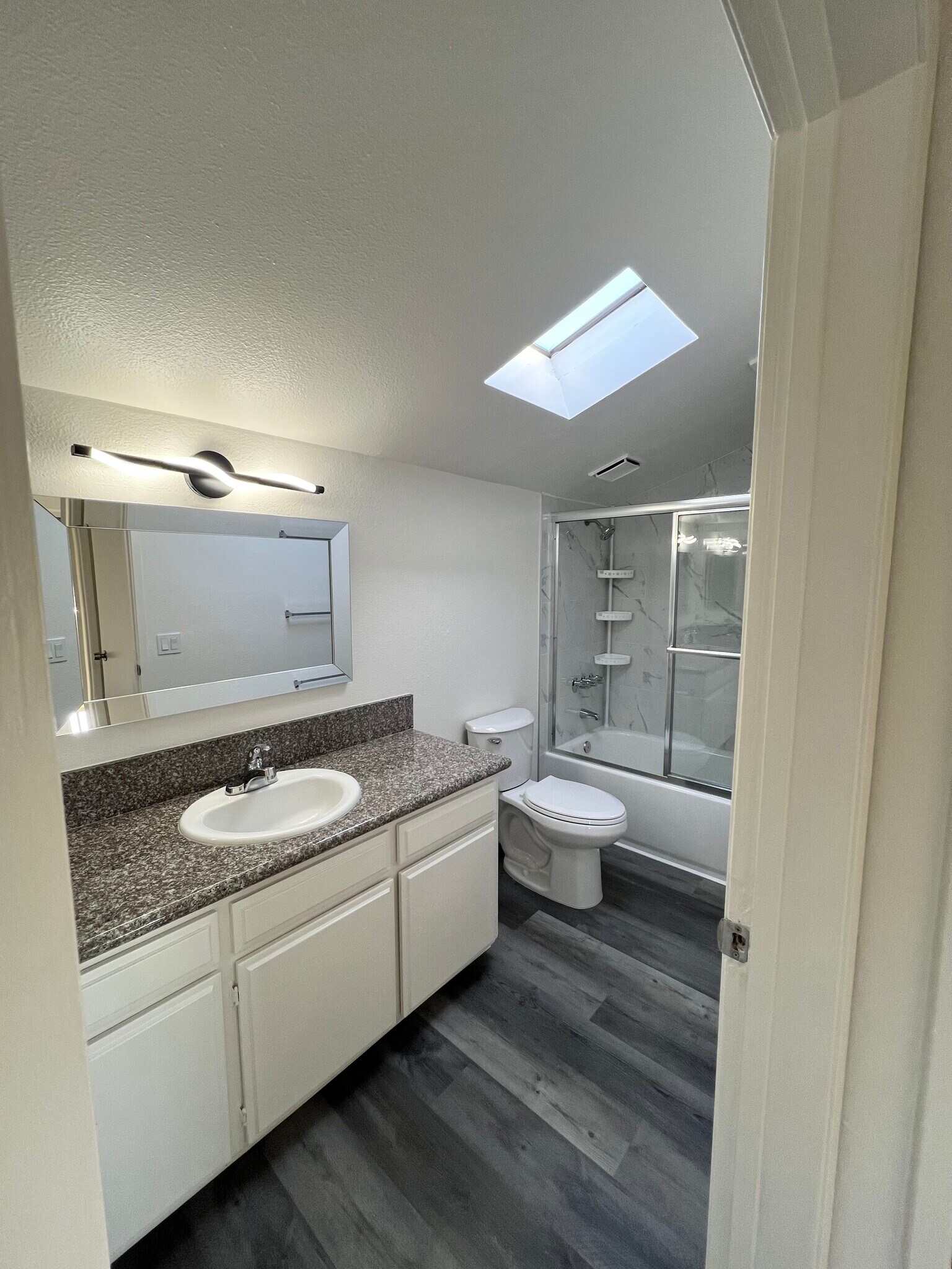 Building Photo - 10770 Palms Blvd