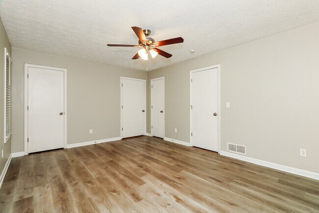 Building Photo - 1013 Summer Pl NW