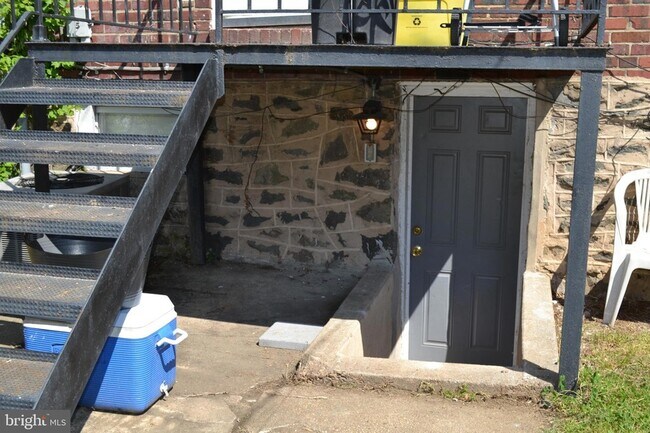 Building Photo - 5153 Frederick Ave